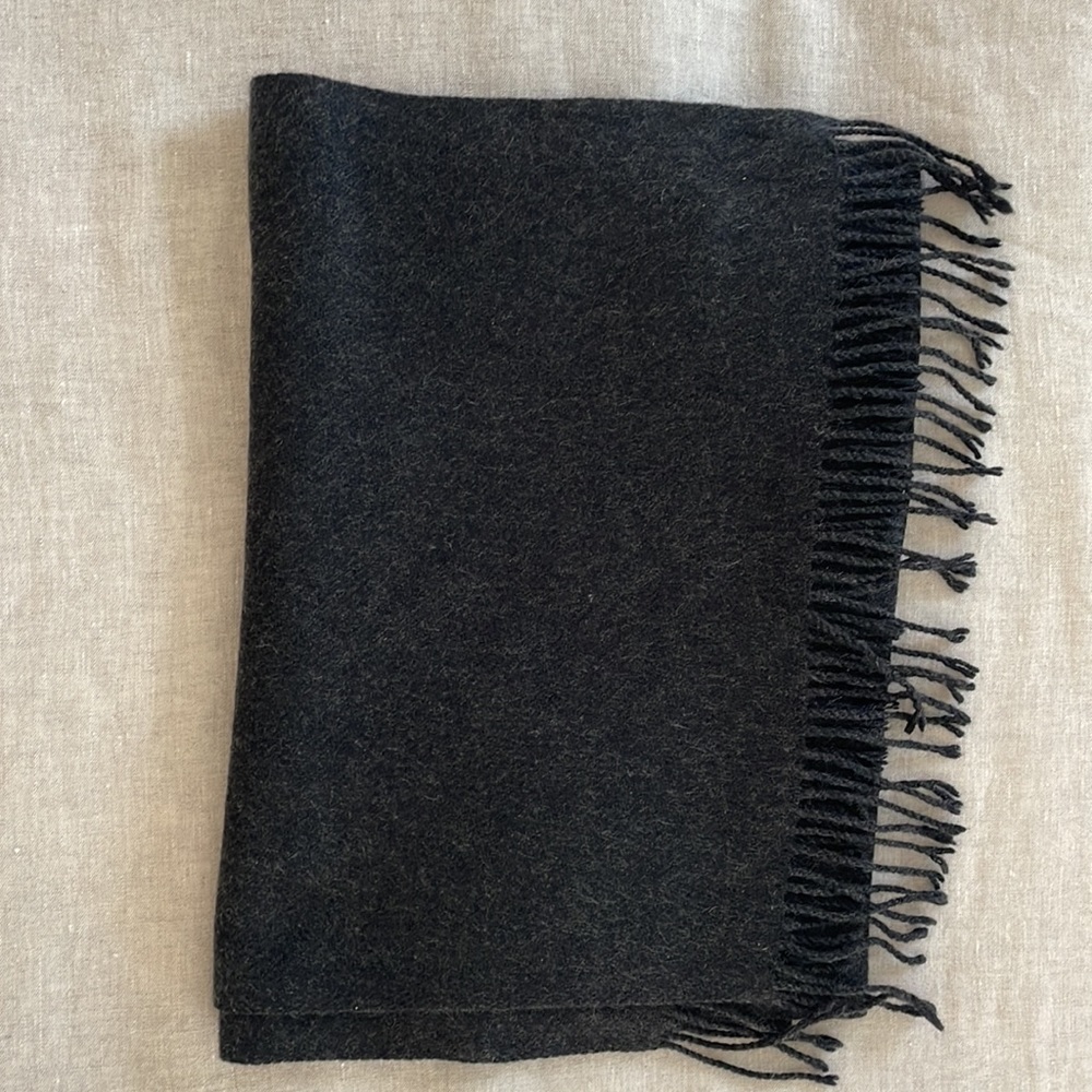 Banana Republic Cashmere scarf. Like new